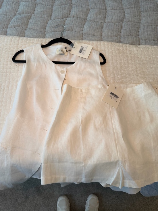 DISSH Pants - White Linen Two-Piece Set - Sleeveless Top & Shorts